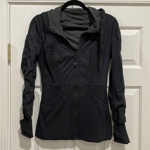 Lululemon size 6 reversible zip up